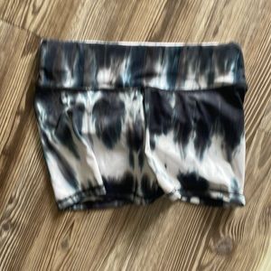 Scrunch Butt - tie dye shorts